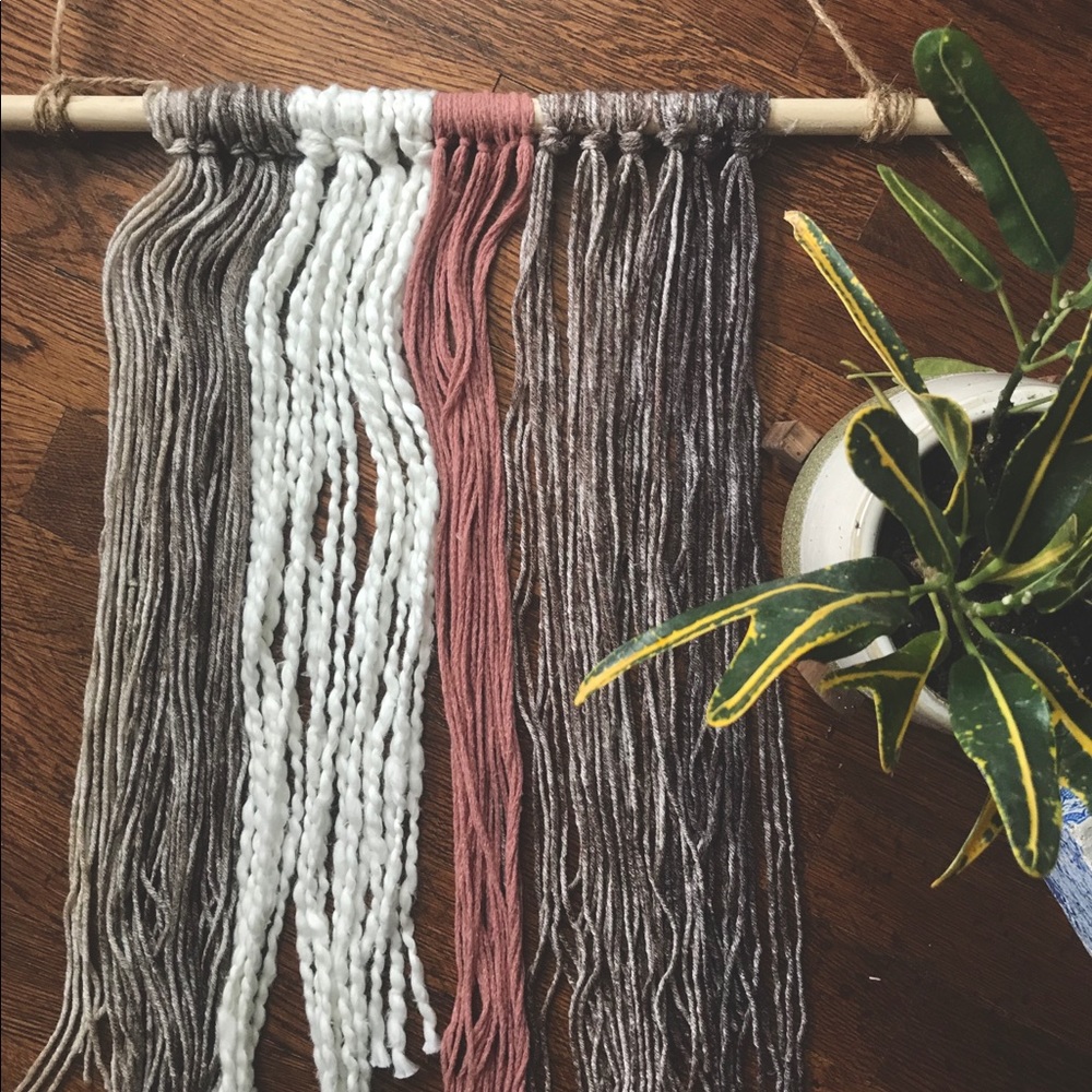 Yarn wall hanging